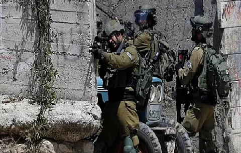 قوات الاحتلال الإسرائيلي تعتقل 14 فلسطينيًا من الضفة الغربية