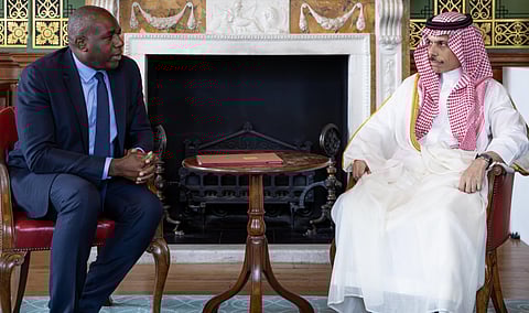 وزير الخارجية ونظيره البريطاني يناقشان آخر المستجدات في المنطقة