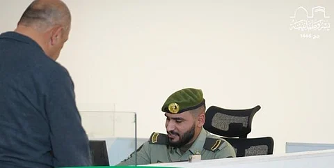 جوازات منفذ الحديثة تنهي إجراءات مغادرة ضيوف الرحمن