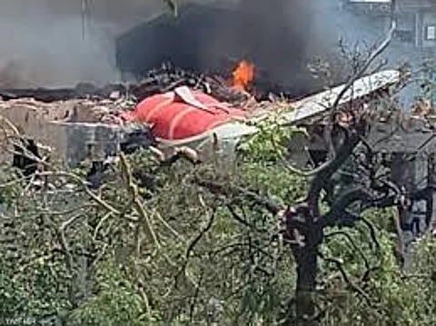العثور على الصندوق الأسود الثاني للطائرة الهندية المنكوبة