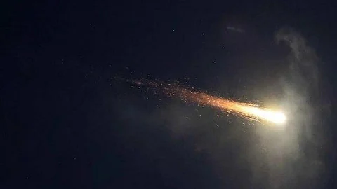 الجيش الكويتي: الصواريخ الباليستية التي تمت رؤيتها خارج المجال الجوي للبلاد ولا تشكل أي تهديد