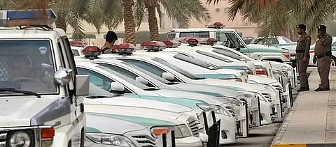«المرور» يحث على التأكد من عدم وجود مواد قابلة للتفاعل مع الحرارة بالمركبات