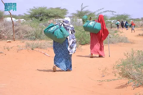 مركز الملك سلمان للإغاثة يوزّع مساعدات إيوائية متنوعة في إقليم توجدير بالصومال