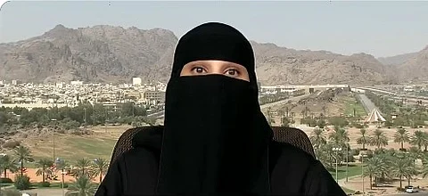 استشارية: العطش من أول علامات الجفاف وننصح بشرب الماء طوال اليوم