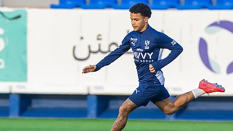 سيزار - الهلال