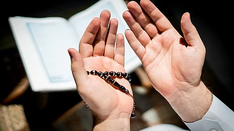 دعاء استقبال العام الهجري الجديد 1447.. وحكم التهنئة به