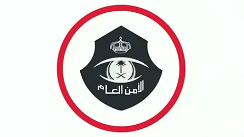 شرطة مكة تضبط وافدًا لممارسته أفعالًا تنافي الآداب العامة بأحد مراكز المساج