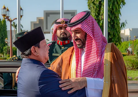 ولي العهد يستقبل رئيس جمهورية إندونيسيا في قصر السلام بجدة