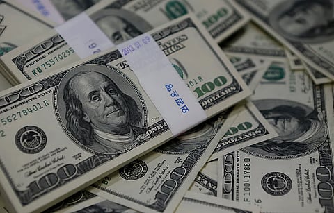 الدولار يستقر قرب أدنى مستوياته في 3 سنوات ونصف