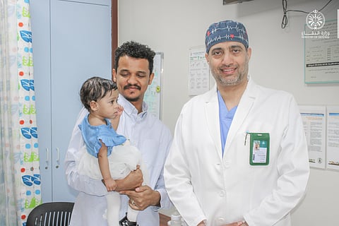 إنفاذًا لتوجيهات وزير الدفاع.. إجراء جراحة دقيقة لطفلة سودانية تعاني من حالة قلبية نادرة