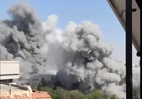 قتلى وجرحى جراء غارات إسرائيلية على مبني وزارة الدفاع ومحيط القصر الرئاسي في دمشق