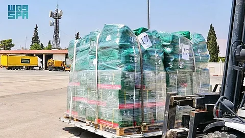 وصول أولى طلائع الجسر الجوي السعودي لمساعدة الأشقاء السوريين المتضررين من الحرائق في اللاذقية