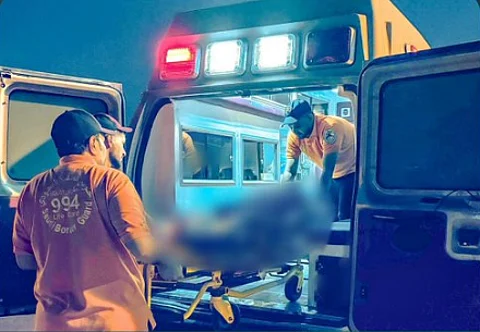 أثناء ممارسته السباحة.. حرس الحدود في تبوك يُنقذ مواطنًا من الغرق