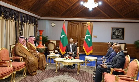 رئيس جمهورية المالديف يبحث تعزيز التعاون مع الرئيس التنفيذي للصندوق السعودي للتنمية