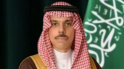 وزير الخارجية يصل نيويورك للمشاركة في ترؤس الاجتماع الوزاري لمؤتمر حل الدولتين