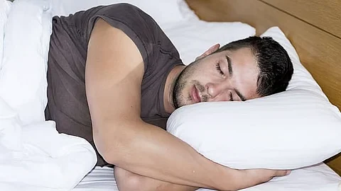 معدل الـ «9 ساعات» مؤشر خطر.. دراسة: كثرة النوم تزيد خطر الوفاة