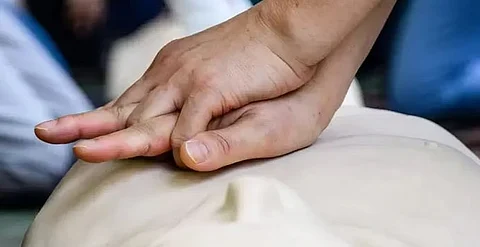 مستشار تربوي: توفر الإسعافات الأولية أمر مهم في المدارس