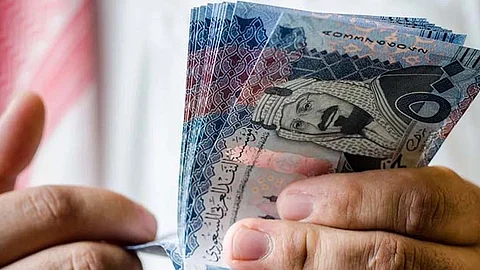 سعر الريال مقابل الدولار والعملات الأجنبية اليوم الإثنين 10-2-1447