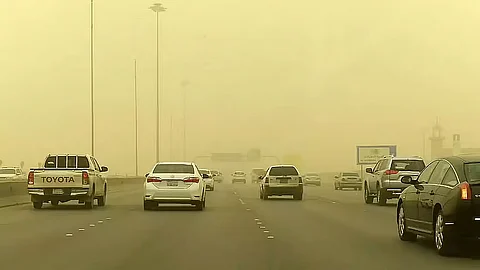 "الأرصاد" ينبه من أمطار وأتربة مُثارة على منطقة جازان