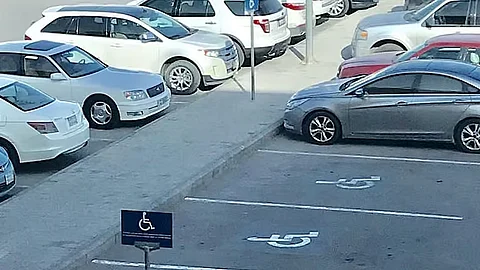 الأماكن المخصصة لذوي الإعاقة
