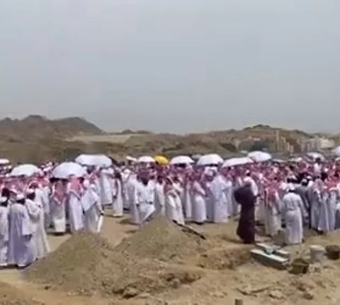 بعد الصلاة عليه بالمسجد الحرام.. دفن جثمان الشاب محمد القاسم بمقبرة الشهداء في مكة