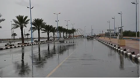 «الأرصاد» يرفع درجة الإنذار لتحذير متقدم على الباحة بهطول أمطار غزيرة
