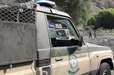 دوريات الأفواج الأمنية بجازان تُحبط تهريب 52 كيلوجرامًا من القات