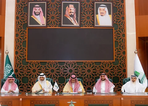 توقيع مذكرة تفاهم بين جامعة الملك عبدالعزيز والهيئة الملكية بمكة المكرمة والمشاعر المقدسة