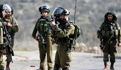 الاحتلال الإسرائيلي يعتقل 3 فلسطينيين ويصيب آخرين في الضفة الغربية