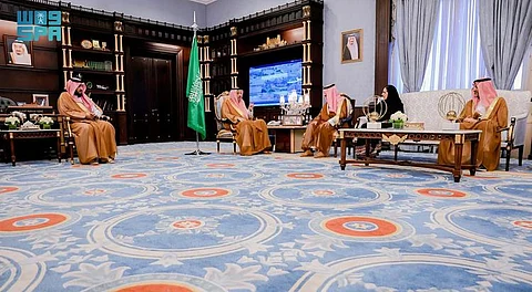 وزير السياحة يبحث مع أمير الباحة فرص جذب الاستثمارات إلى المنطقة