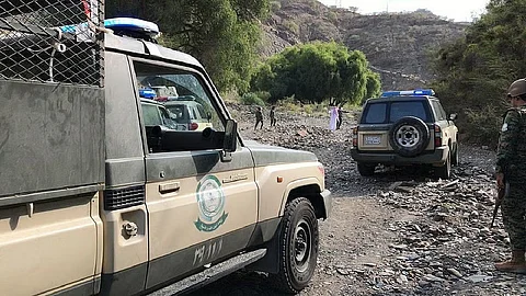 دوريات الأفواج الأمنية بجازان تُحبط تهريب 33 كيلو جرامًا من «القات» المخدر