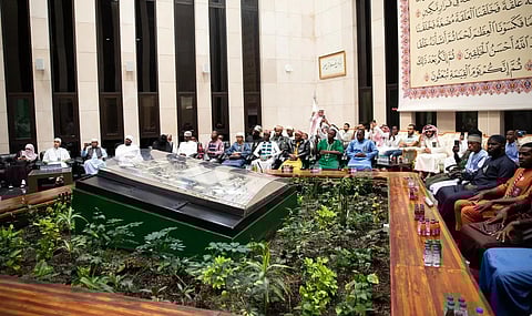 المشاركون في مسابقة الملك عبدالعزيز للقرآن يزورون مجمع الملك فهد لطباعة المصحف