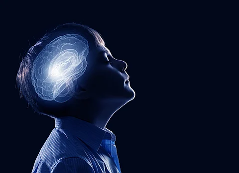 أستاذ أمراض المخ والأعصاب في جامعة طيبة: تجنبوا الزواج من عائلات مصابة بقصور النمو العصبي