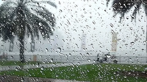 الأرصاد: أمطار غزيرة وسيول في مكة المكرمة