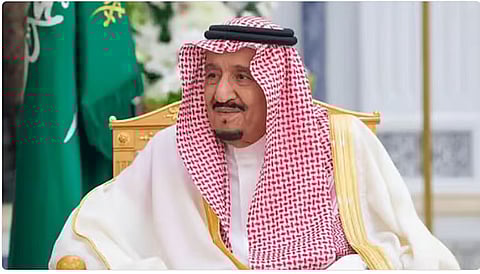 خادم الحرمين يمنح ميدالية الاستحقاق من الدرجة الثانية لـ8 مواطنين ومقيم لتبرعهم بالدم 50 مرة