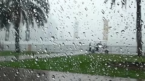 «الأرصاد» يُنبّه من أمطار على عددٍ من محافظات منطقة مكة المكرمة