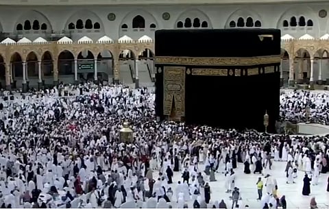 جهود مستمرة لتنظيم الحشود ونظافة الحرم في خدمة ضيوف الرحمن