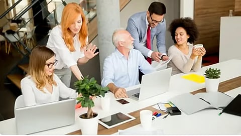 بالفيديو.. مختص يوضح 3 معايير لتعويض «نقص الخبرة» أو «ضعف الأداء» في العمل
