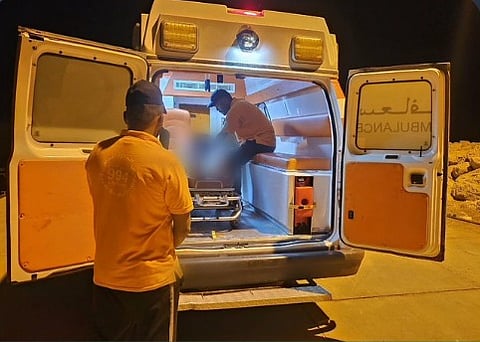 حرس الحدود بمنطقة جازان ينقذ مواطنًا تعرض لوعكة صحية في عرض البحر