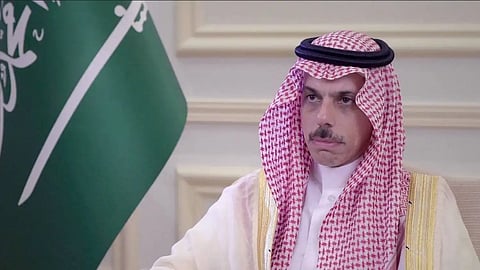 وزير الخارجية يبحث هاتفيًا مع نظيرته البريطانية مستجدات الأوضاع بالمنطقة