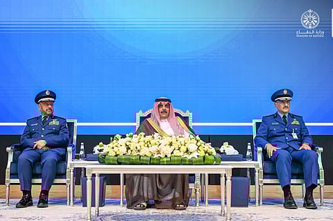 نائب وزير الدفاع يرعى حفل تخريج الدورة 106 من طلبة كلية الملك فيصل الجوية