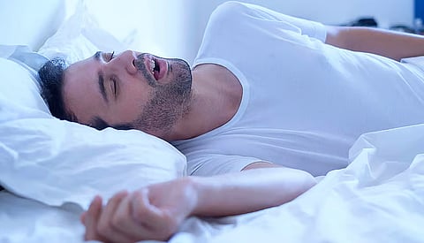 استشاري: النوم النهاري المزمن مرتبط بزيادة خطر السمنة والضغط والسكري