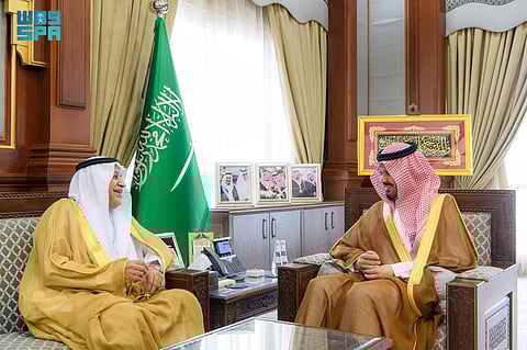 أمير منطقة المدينة المنورة يستقبل رئيس الهيئة الملكية للجبيل وينبع