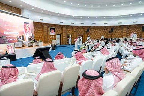 وزير الصناعة يبحث مع مستثمري الباحة تعزيز الفرص الاستثمارية في الصناعة والتعدين