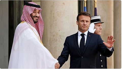 ولي العهد يناقش مع الرئيس الفرنسي التنسيق لعقد مؤتمر حل الدولتين على مستوى القمة