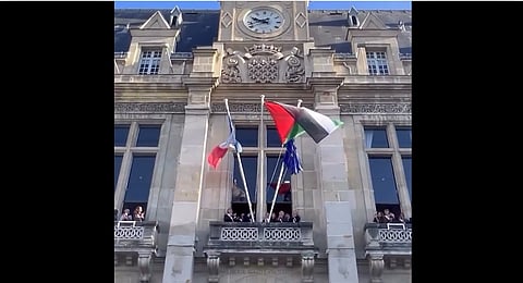 بلدية «سان دوني» ترفع العلم الفلسطيني في قلب باريس دعماً للاعتراف الفرنسي بالدولة