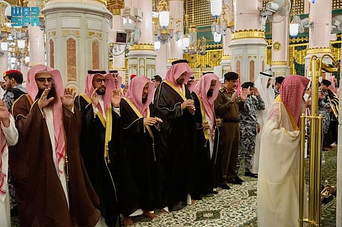 صلاة الغائب على المفتي العام بالمسجد النبوي