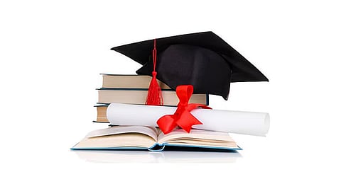 كاتب: الوعي المجتمعي السلاح الأقوى بمواجهة ظاهرة الألقاب الوهمية