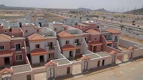 كاتب اقتصادي: ارتفاع عدد العقود الموثقة بمنصة إيجار أسهم في استقرار السوق العقاري