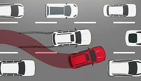 المرور: غرامة المراوغة بين المركبات تصل إلى 6 آلاف ريال